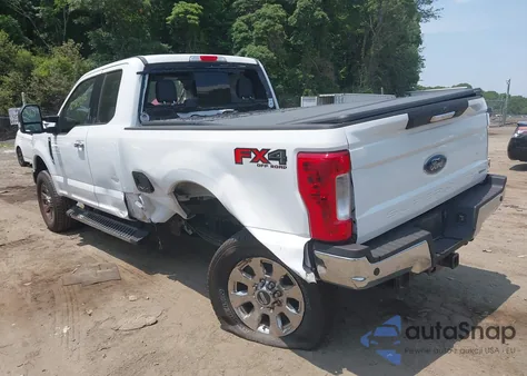 2017 Ford F-250 Lariat z USA, uszkodzony, nr VIN 1FT7X2B66HED47919